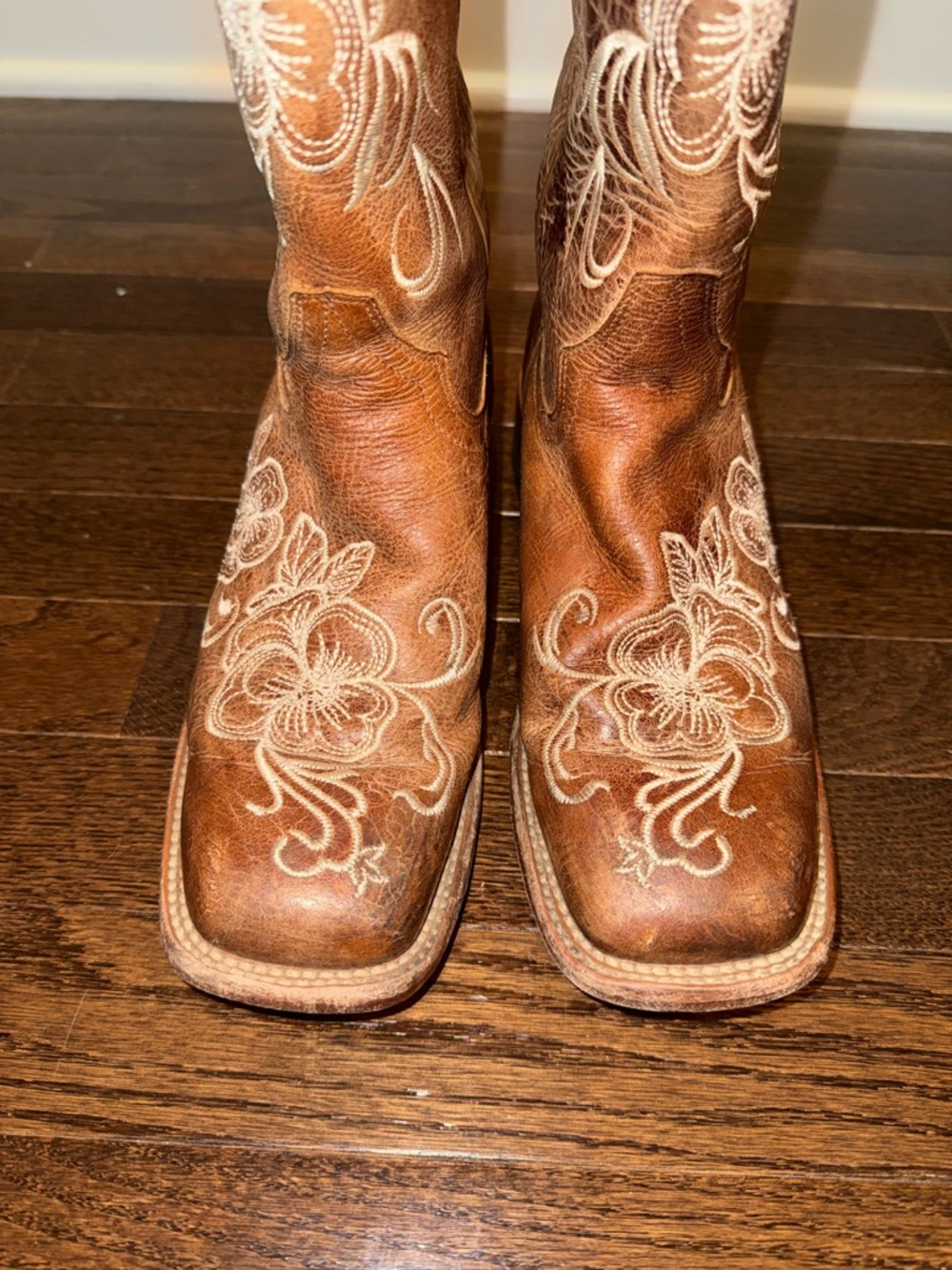 SHYANNE WOMEN'S LASY FLORAL EMBROIDERED WESTERN BOOTS Size 7.5 - Picture 8 of 12